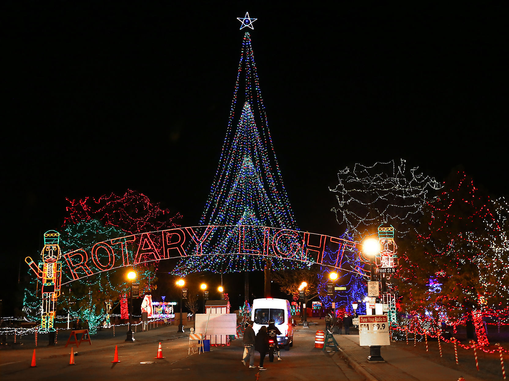 2017 Rotary Lights display in Riverside Park